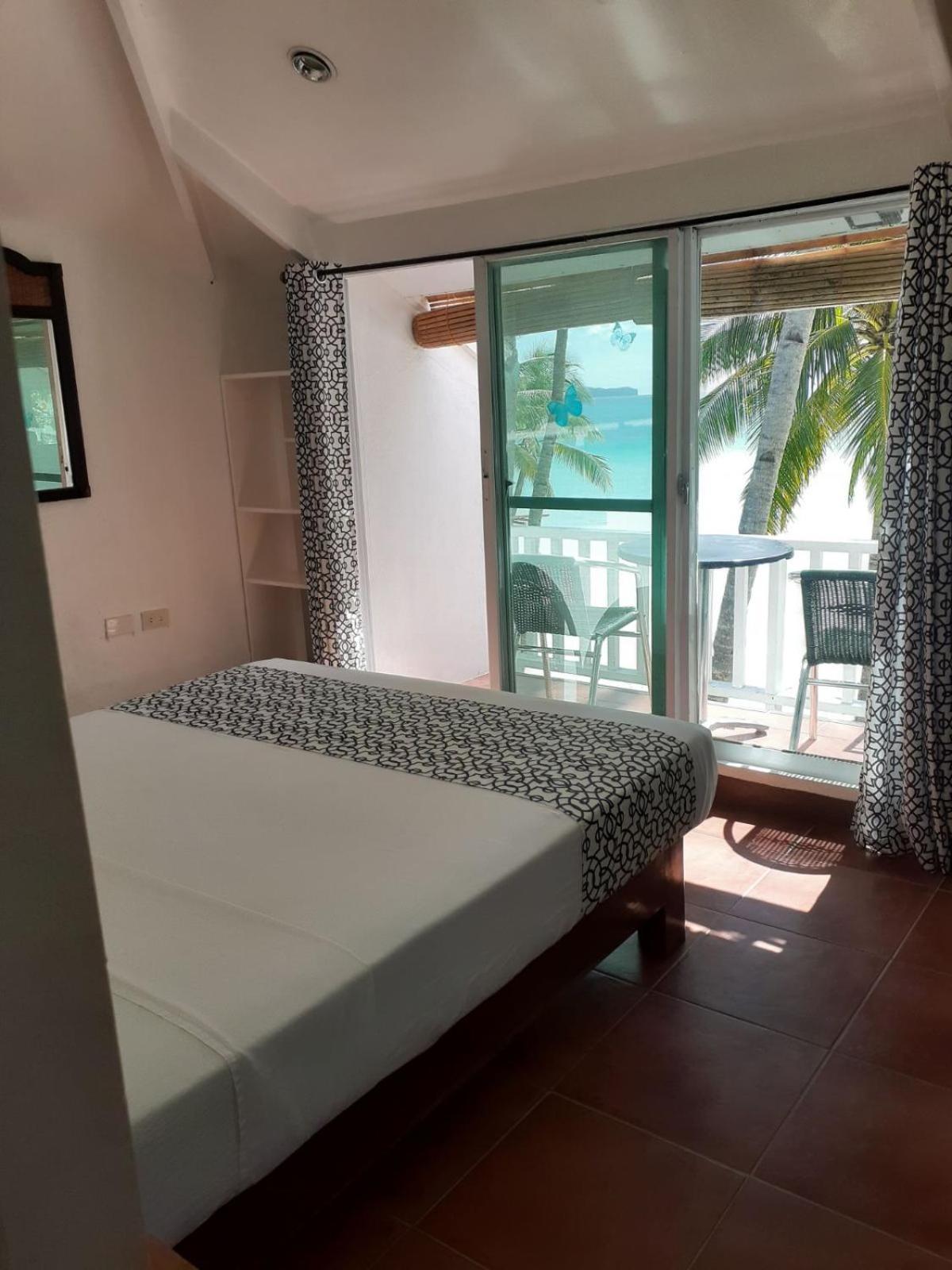 Bluewaves Beach House Balabag  Buitenkant foto
