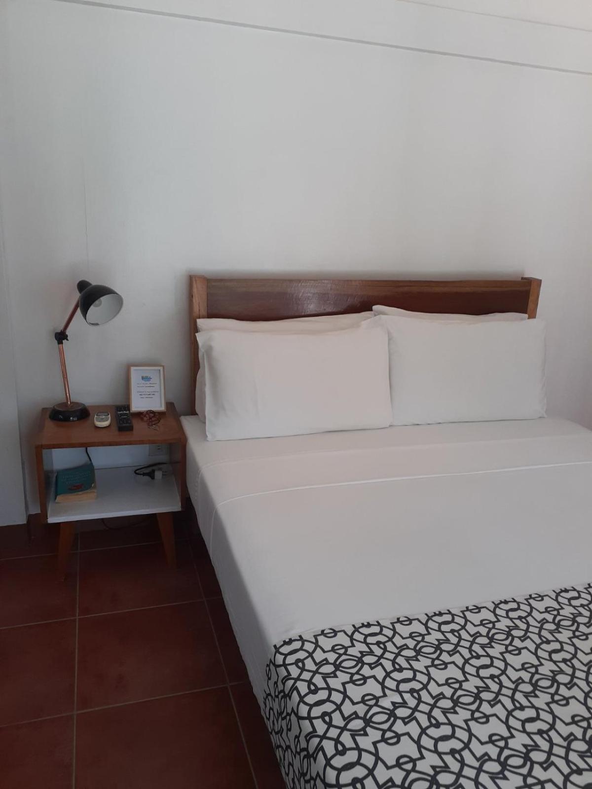 Bluewaves Beach House Balabag  Buitenkant foto