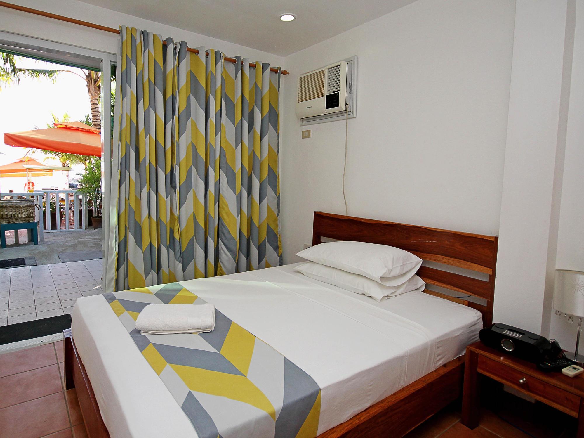 Bluewaves Beach House Balabag  Buitenkant foto