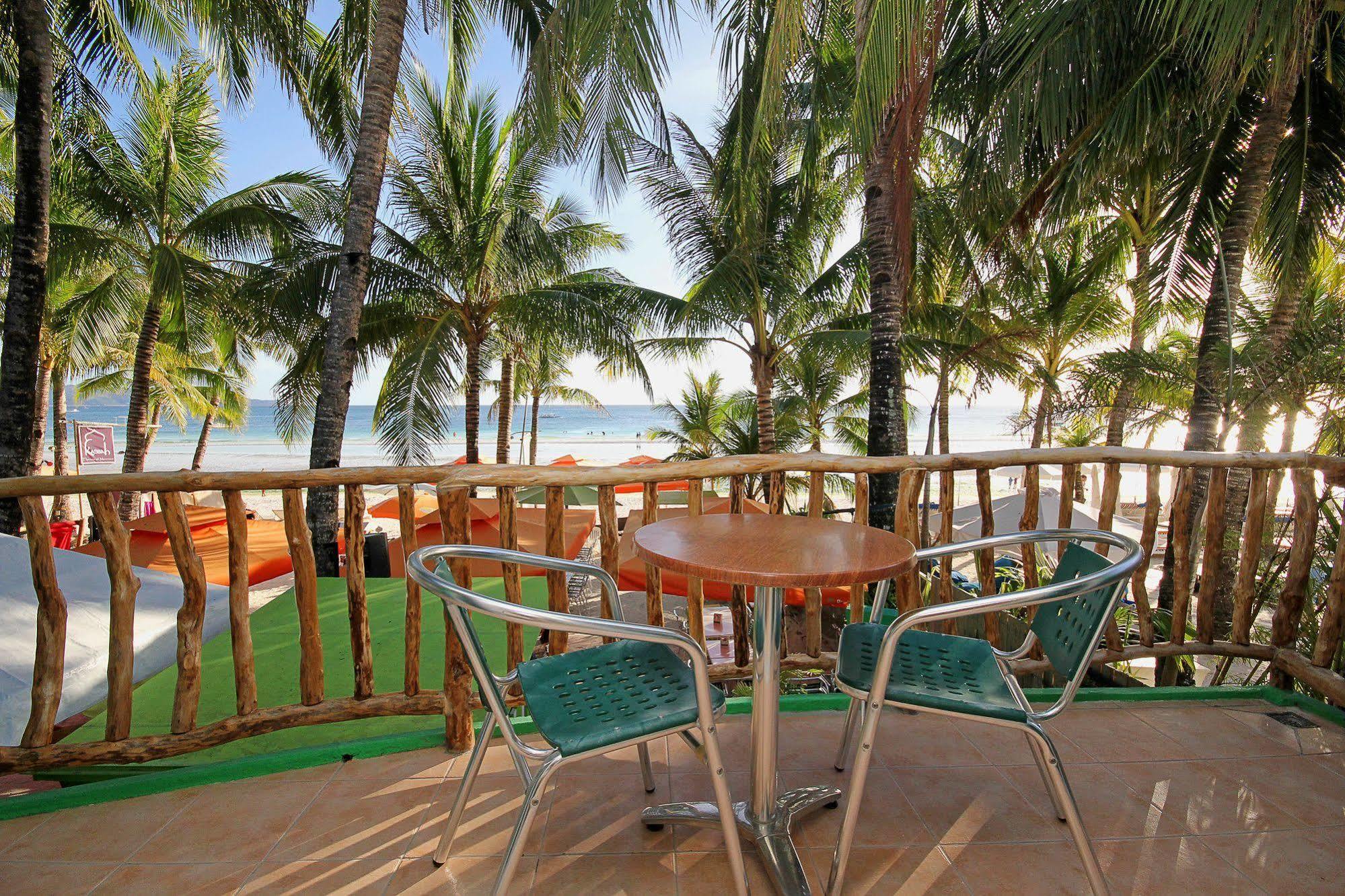 Bluewaves Beach House Balabag  Buitenkant foto