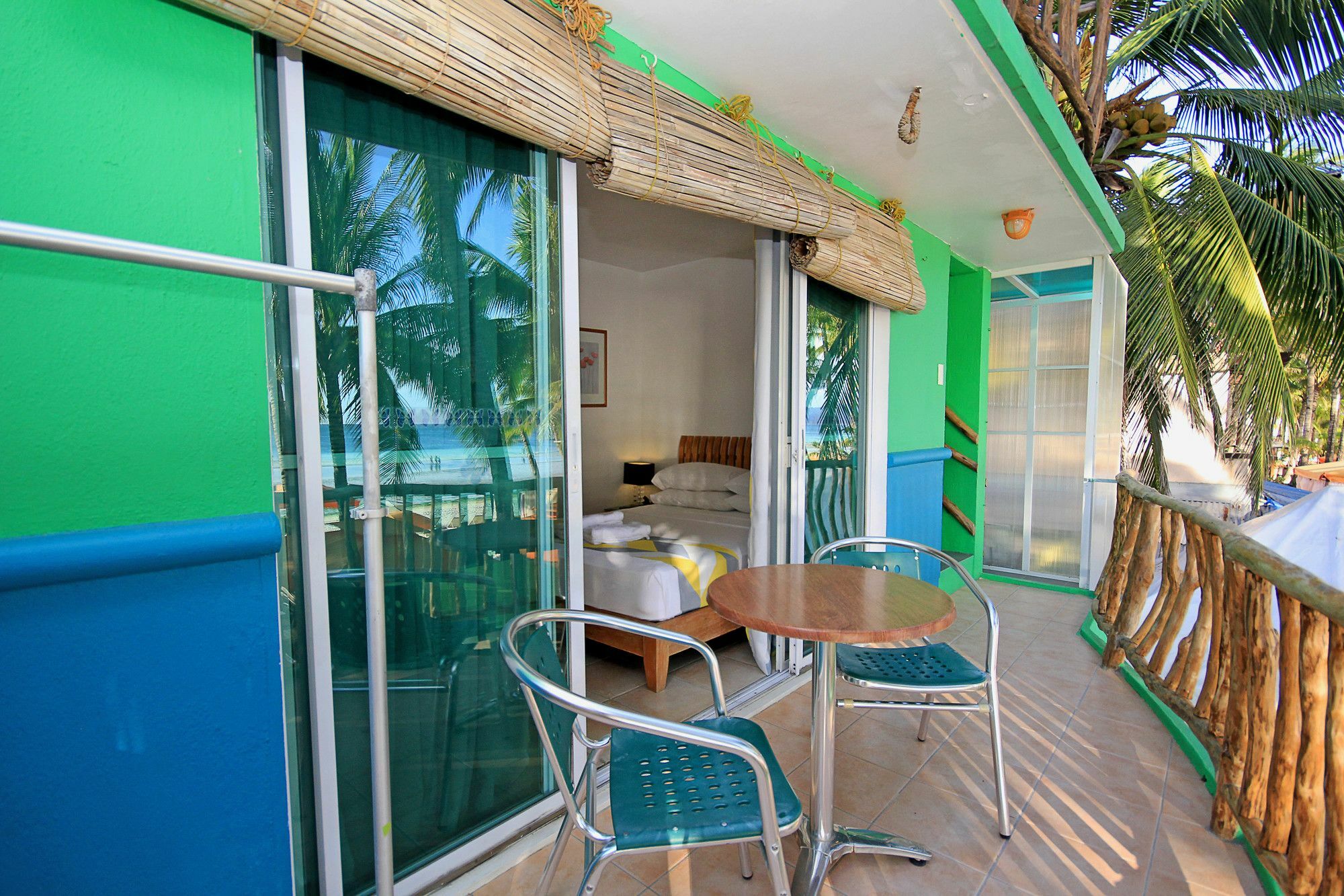 Bluewaves Beach House Balabag  Buitenkant foto