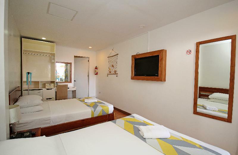 Bluewaves Beach House Balabag  Buitenkant foto